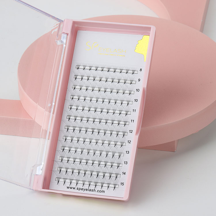 Класичен наспроти волуменски екстензии на трепките - Кој стил е најдобар за вас?